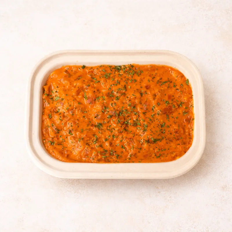 Lasaña arrabiata vegetal horneada con salsa de jitomate picante, ajo y chile seco – Ana Ro Foods La Comuna Guadalajara