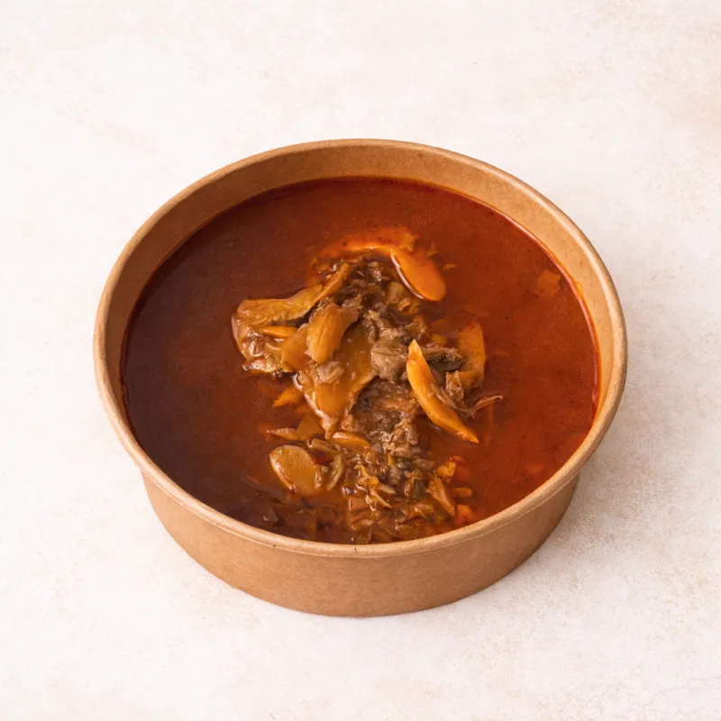 Menudo vegetal de setas en caldo especiado de chile guajillo y orégano – Ana Ro Foods La Comuna Guadalajara